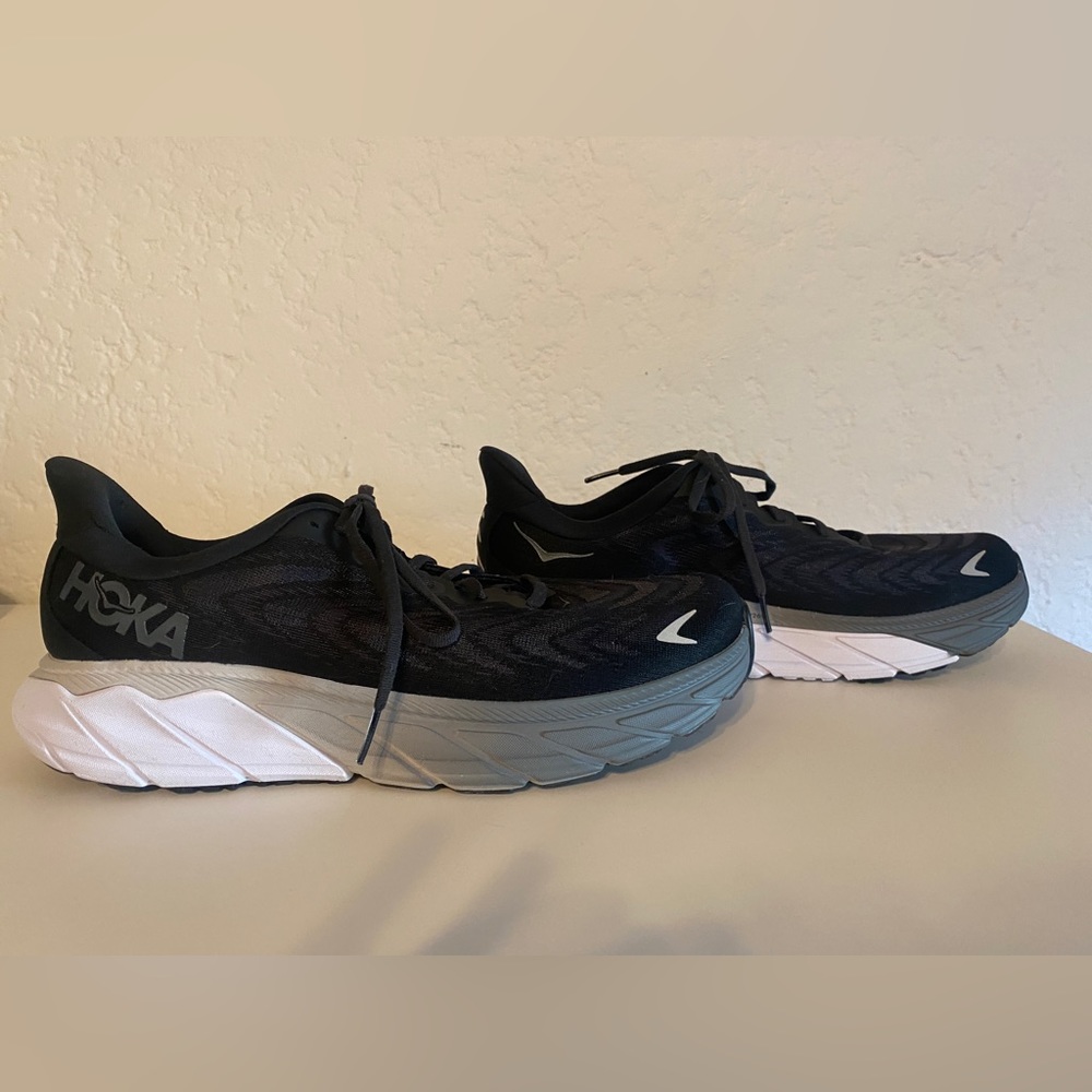 Men’s Hoka Arahi 6 Running Sneaker